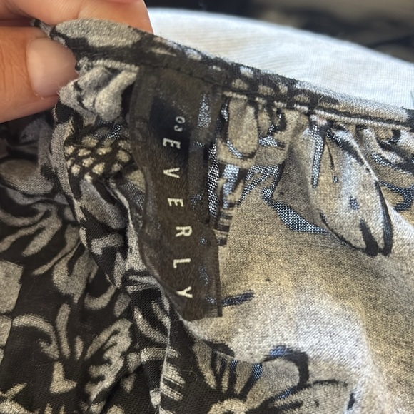 Pretty Gray & Black Cutout Floral Dress Size Medium with Button Embellishment - Picture 3 of 5